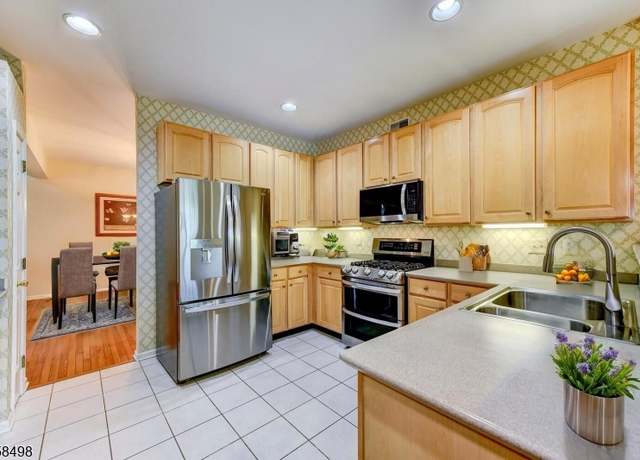 Property at 4 Loft Dr, Bridgewater Twp., NJ 08836-2264, 3 beds, 2.5 baths