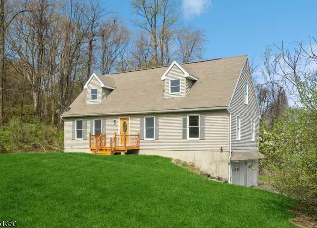 Property at 16 Sterling Hill Rd, Sparta Twp., NJ 07871-3415, 3 beds, 2 baths