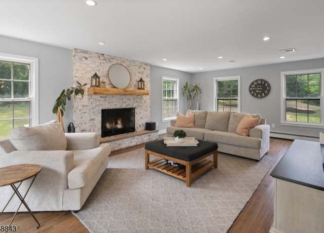 Property at 6 Ironia Rd, Chester Twp., NJ 07836-7107, 4 beds, 2.5 baths