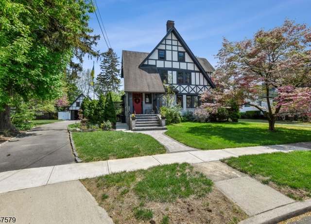 Property at 127 Severin Ct, Cranford Twp., NJ 07016-3140, 4 beds, 3 baths
