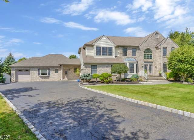 Property at 6 Hardwood Ct, Warren Twp., NJ 07059-2700, 5 beds, 3.5 baths