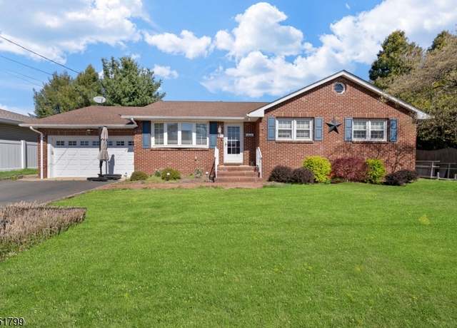 Property at 137 S 12Th Ave, Manville Boro, NJ 08835-1735, 3 beds, 2 baths