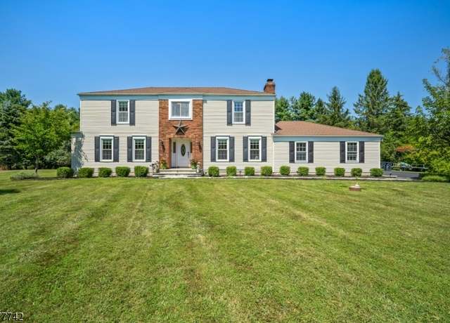 Property at 6 Robert Dr, Clinton Twp., NJ 08833-3001, 4 beds, 2.5 baths