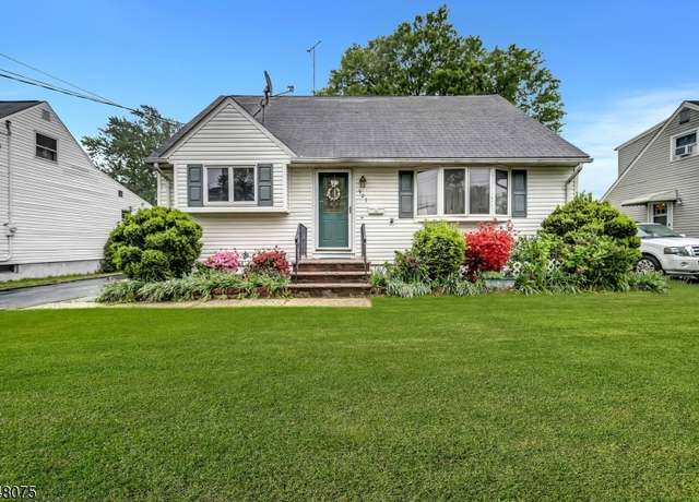 Property at 901 Madison Hill Rd, Rahway City, NJ 07065-1828, 4 beds, 3 baths