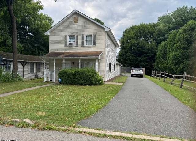 Property at 48 Sussex St, Newton Town, NJ 07860-2530, 3 beds, 2.5 baths