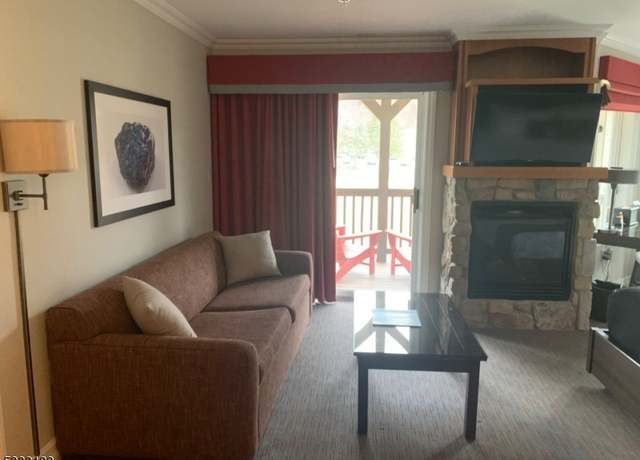 Property at 2 Chamonix Dr #427, Vernon Twp., NJ 07462-4600, 1 bed, 1 bath