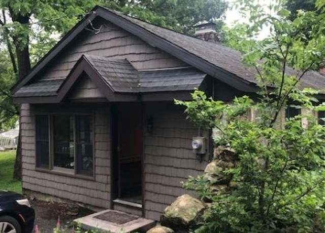 Property at 6 Mountain Ave, Mount Olive Twp., NJ 07836-9130, 1 bed, 1 bath