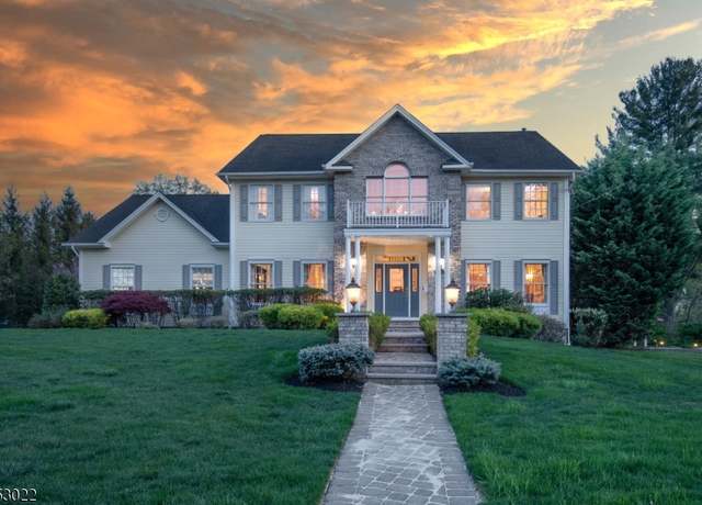 Property at 10 Pierson Ln, Florham Park Boro, NJ 07932-2610, 4 beds, 2.5 baths