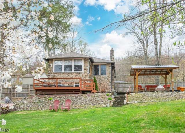 Property at 3 Park St, Liberty Twp., NJ 07823-3031, 3 beds, 2 baths