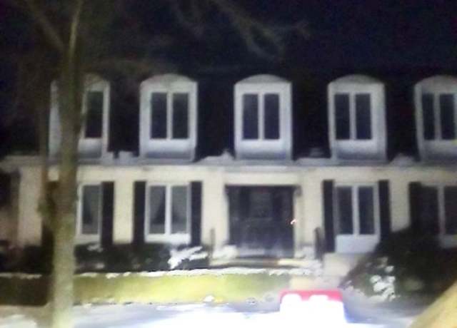 Property at 41 Pino Ct, Clifton City, NJ 07013-3813, 4 beds, 2.5 baths