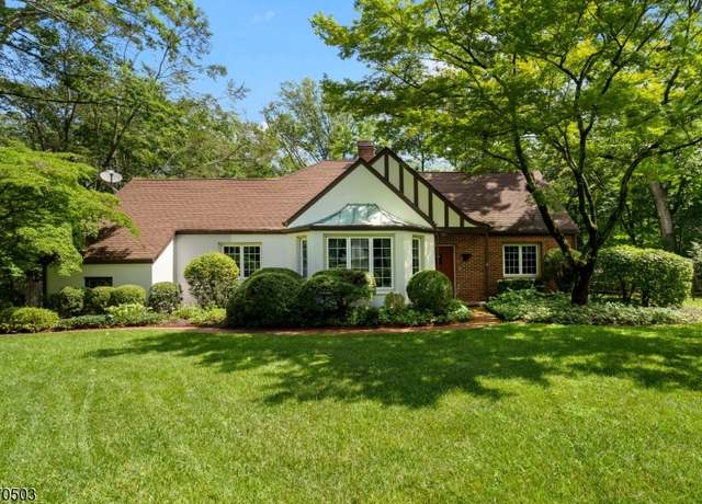 Property at 184 Hillside Ave, Bedminster Twp., NJ 07921-2514, 3 beds, 2 baths