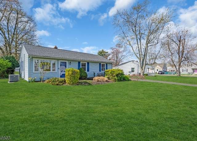 Property at 2 Harry Rd, Bridgewater Twp., NJ 08807-3119, 3 beds, 1 bath