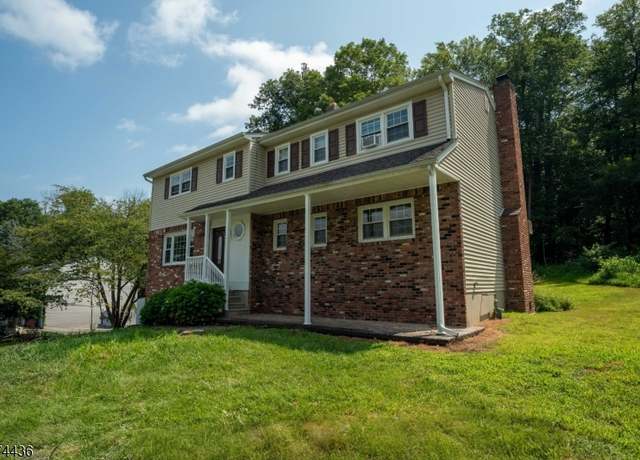 Property at 16 Hemlock Dr, Vernon Twp., NJ 07462, 5 beds, 2.5 baths