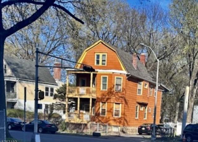 Property at 72 N Park St, East Orange City, NJ 07017-1733, 6 beds, 3 baths