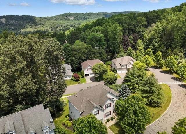 Property at 6 Bowers Dr, Allamuchy Twp., NJ 07840-4851, 4 beds, 2.5 baths