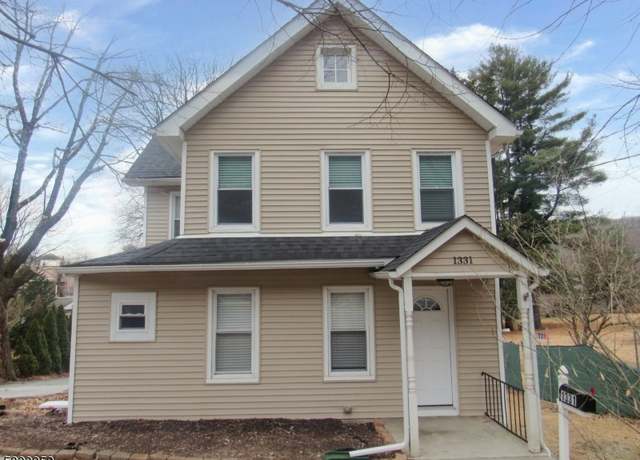Property at 1331 Ringwood Ave, Wanaque Boro, NJ 07420-1557, 3 beds, 1.5 baths