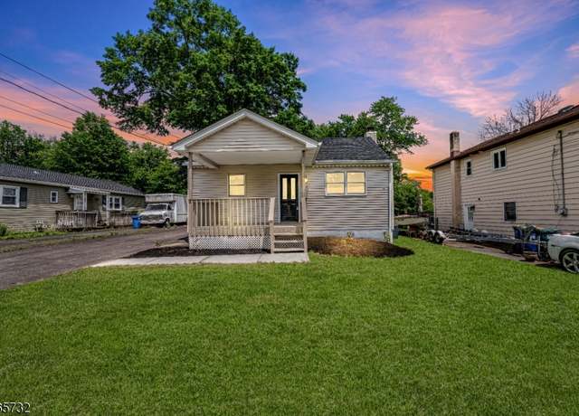 Property at 151 Maple St, Bridgewater Twp., NJ 08807-2712, 4 beds, 1 bath