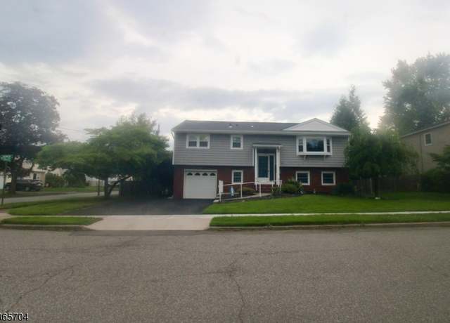 Property at 29 Arcadia Rd, Pompton Lakes Boro, NJ 07442-1937, 4 beds, 1.5 baths