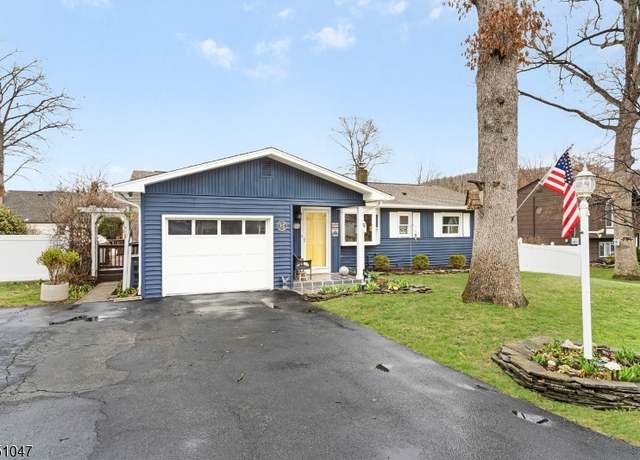 Property at 31 Belton St, Byram Twp., NJ 07874-3418, 3 beds, 1.5 baths