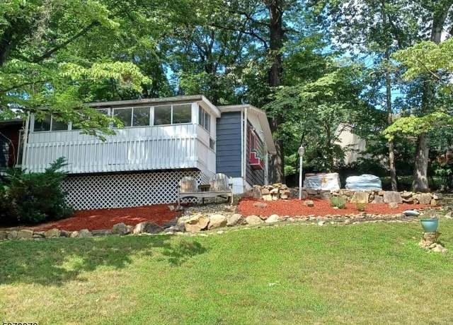 Property at 11 Northwood Dr, High Bridge Boro, NJ 08829-2212, 3 beds, 1 bath