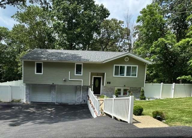 Property at 46 Oklahoma Trl, Hopatcong Boro, NJ 07843-1776, 3 beds, 2 baths
