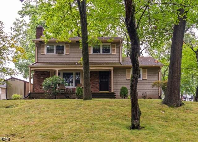 Property at 48 PARKWAY Dr, Clark Twp., NJ 07066-1935, 4 beds, 2.5 baths