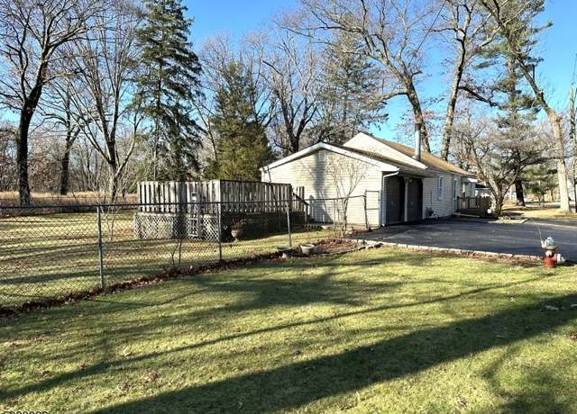 Property at 152 Riveredge Rd, Lincoln Park Boro, NJ 07035-2436, 3 beds, 1 bath