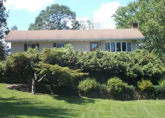Property at 39 Stillwater Rd, Hardwick Twp., NJ 07825-9557, 3 beds, 1.5 baths