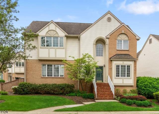 Property at 1009 Smith Manor Blvd, West Orange Twp., NJ 07052-4227, 3 beds, 2.5 baths