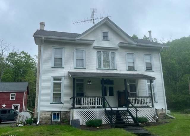 Property at 4 Valley St, Knowlton Twp., NJ 07832-2100, 4 beds, 3 baths