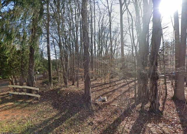 Property at 96 Pier Ln, Fairfield Twp., NJ 07004-2113