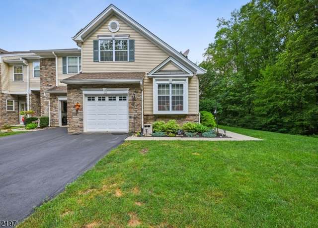 Property at 17 Scarborough Ct, Mount Olive Twp., NJ 07828-4001, 3 beds, 2.5 baths