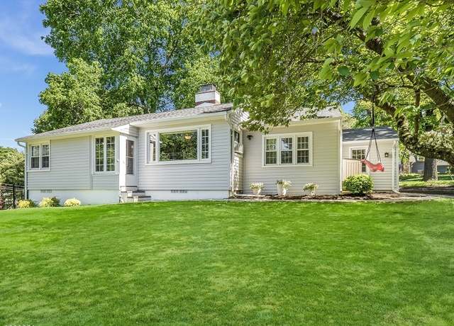 Property at 1 Shawnee Trl, Sparta Twp., NJ 07871-1515, 3 beds, 1.5 baths