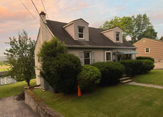 Property at 8 Ley Pl, Sussex Boro, NJ 07461-2413, 4 beds, 2 baths