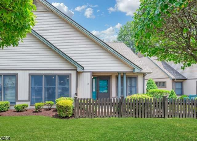 Property at 31 Park Edge, Berkeley Heights Twp., NJ 07922-1276, 2 beds, 2 baths