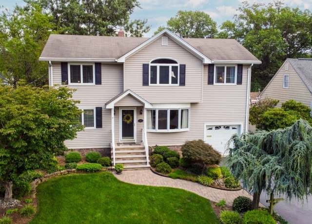 Property at 10 Sunset Dr, Clark Twp., NJ 07066-1218, 6 beds, 3 baths