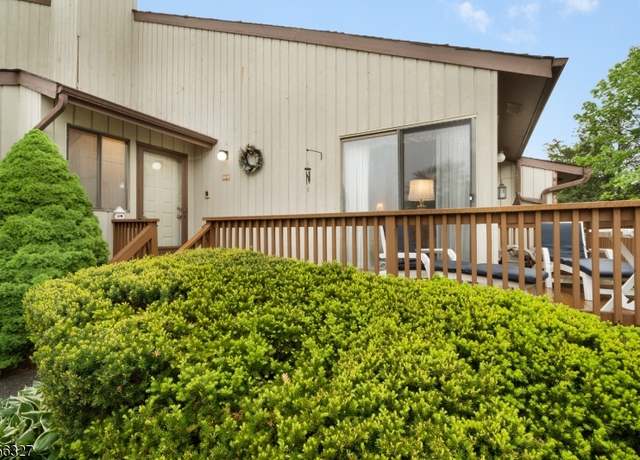Property at 250 Ridgedale Ave Unit M4 #4, Florham Park Boro, NJ 07932-1319, 3 beds, 2.5 baths
