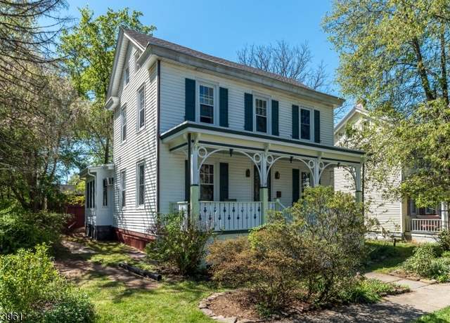 Property at 8 6Th St, Frenchtown Boro, NJ 08825-1135, 3 beds, 1.5 baths