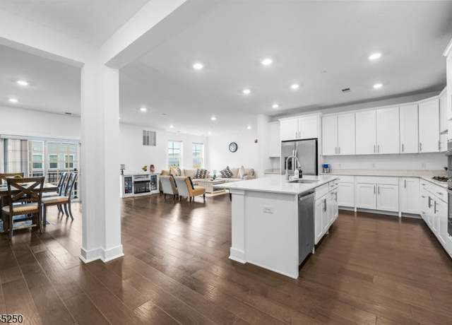 Property at 10 Veterans Way #221, Morris Plains Boro, NJ 07950-2498, 3 beds, 2 baths