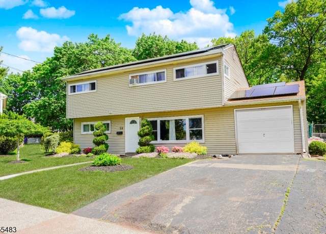Property at 39 Holly St, Franklin Twp., NJ 08873-3054, 4 beds, 2 baths