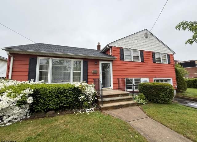 Property at 2 Madison St, Somerville Boro, NJ 08876-2640, 3 beds, 1.5 baths