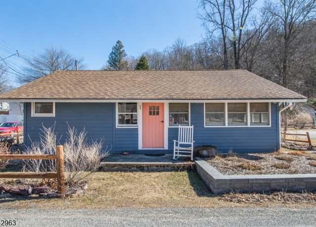 Property at 1 E Shore Trl, Sandyston Twp., NJ 07826-5015, 3 beds, 1 bath