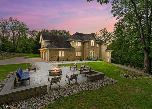 Property at 227 Johnsonburg Rd, Allamuchy Twp., NJ 07821-5608, 6 beds, 5.5 baths