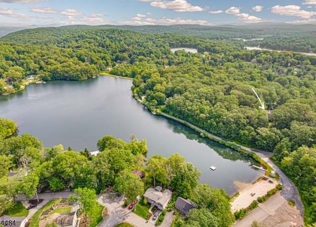Property at 250 Waconia Rd, Vernon Twp., NJ 07422-1700, 3 beds, 2.5 baths