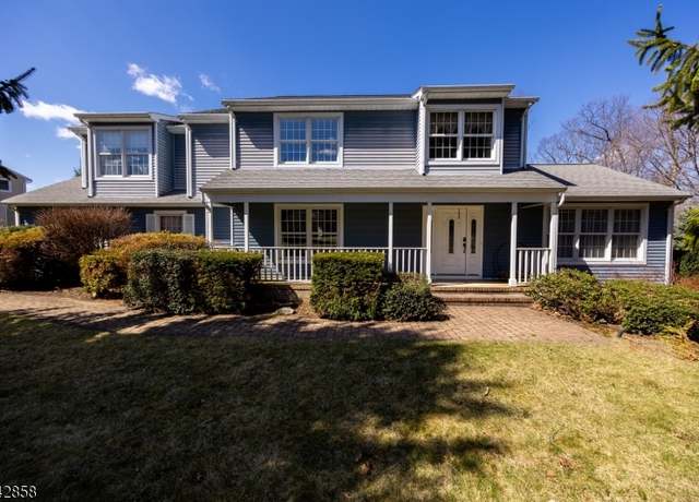 Property at 39 Lauren Ln, Vernon Twp., NJ 07461-4117, 4 beds, 2.5 baths