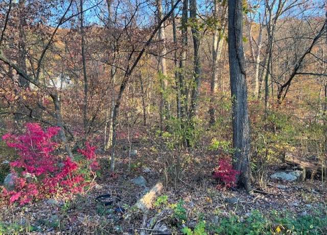 Property at 9 Old Woodland Trl, Jefferson Twp., NJ 07438-9603