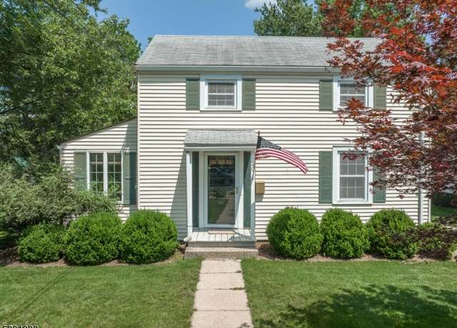 Property at 49 W Main St, Mendham Boro, NJ 07945-1223, 2 beds, 1 bath