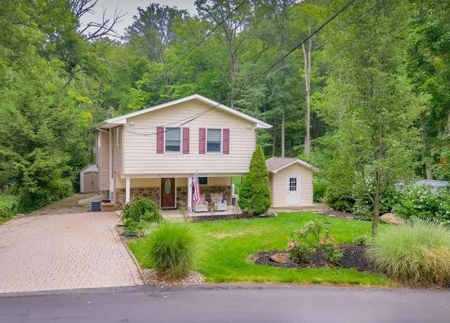 Property at 11 White Birch Trl, Jefferson Twp., NJ 07460-1108, 3 beds, 2.5 baths