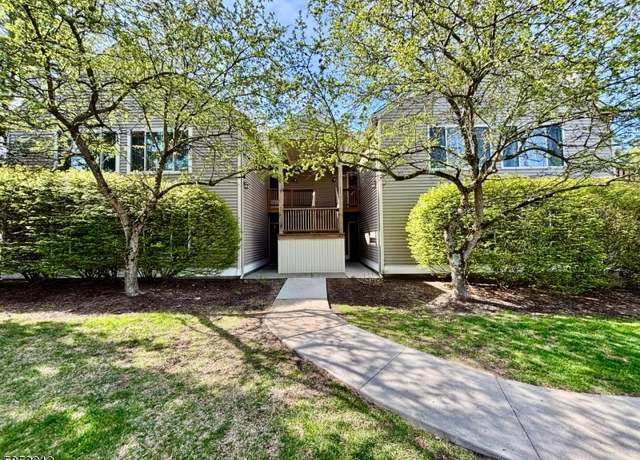Property at 12 Falcon Ridge Way, Hamburg Boro, NJ 07419-1136, 1 bed, 1 bath
