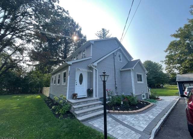 Property at 142 S Hillside Ave, Roxbury Twp., NJ 07876-1127, 3 beds, 3 baths